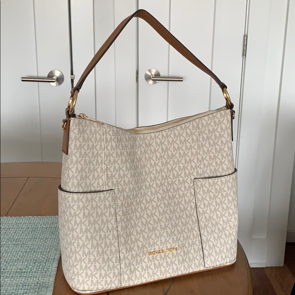 **BRAND NEW, NEVER USED** Cream Michael Khors bag